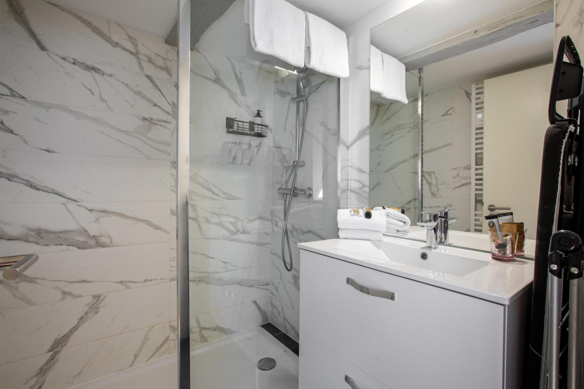 Duplex Atypique Au Coeur De Mulhouse Appartement Buitenkant foto